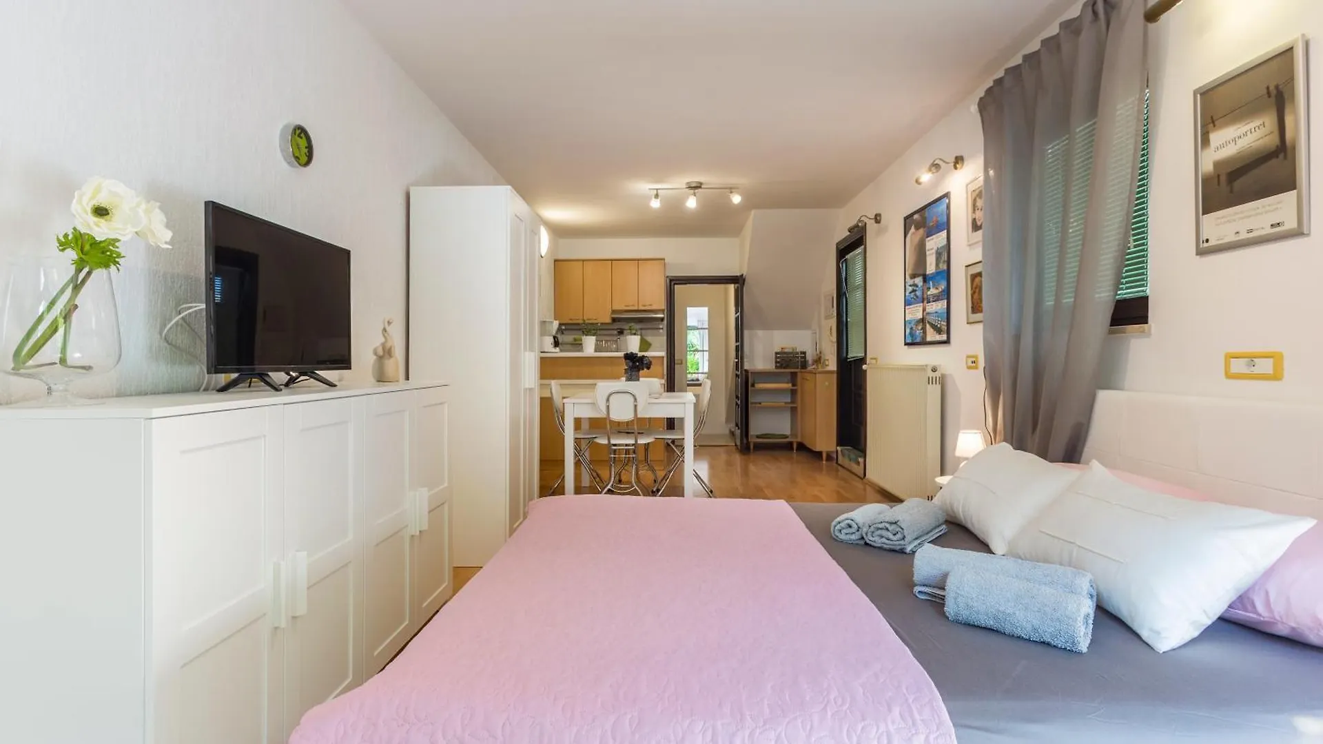 M&M Studio Apartments 罗维尼